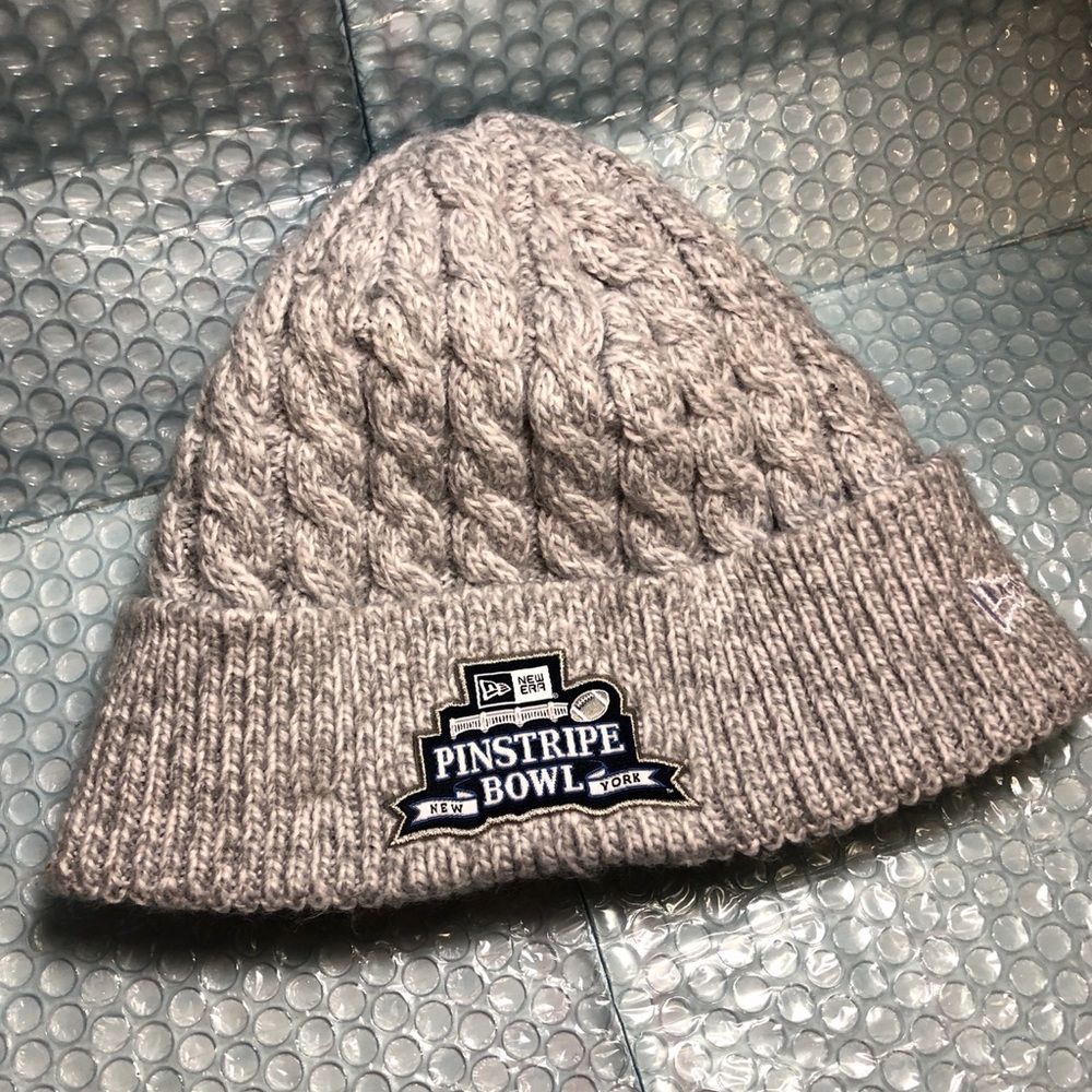 New Era Women’s Pinstripe Bowl Beanie Winter Hat
